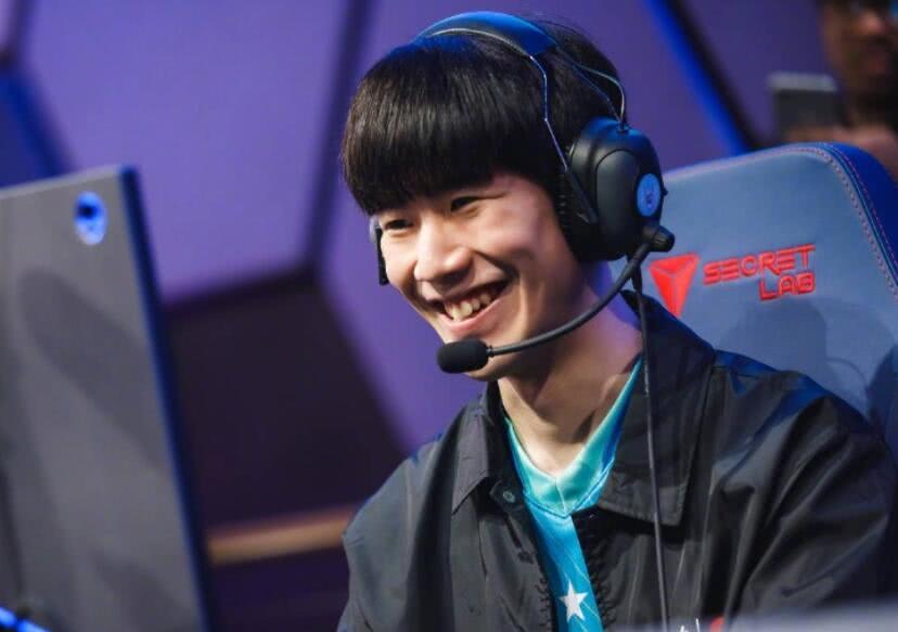 韩媒记者发布互动话题：没有赢得过世界赛冠军的最佳战队是...？