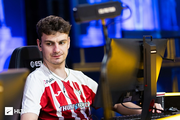 LPL今日首发名单：TheShy上路交手369、SofM野区对决Kanavi